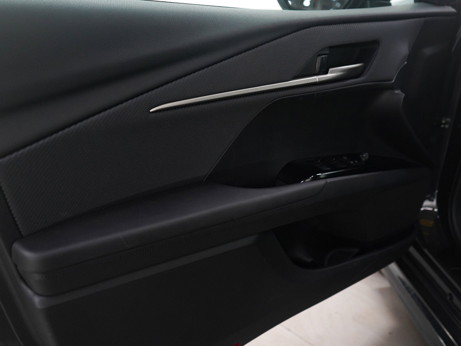 Used 2025 Toyota Camry SE image 22