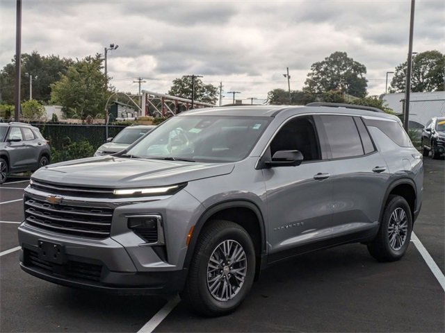 New 2026 Chevrolet Traverse LT w/ Driver Confidence Package image 7