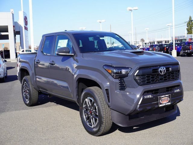 Used 2025 Toyota Tacoma TRD Sport w/ TRD Sport Upgrade Package AWD/4WD image 27