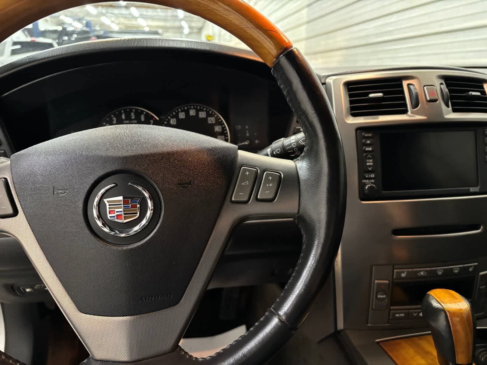 Used 2005 Cadillac XLR RWD image 13
