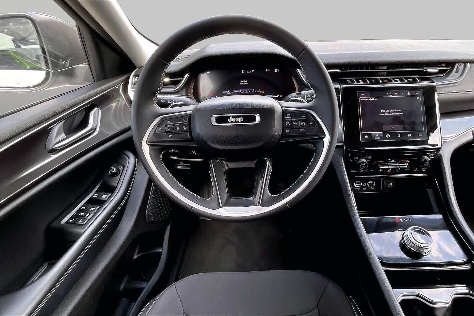 Certified 2023 Jeep Grand Cherokee Laredo AWD/4WD image 6