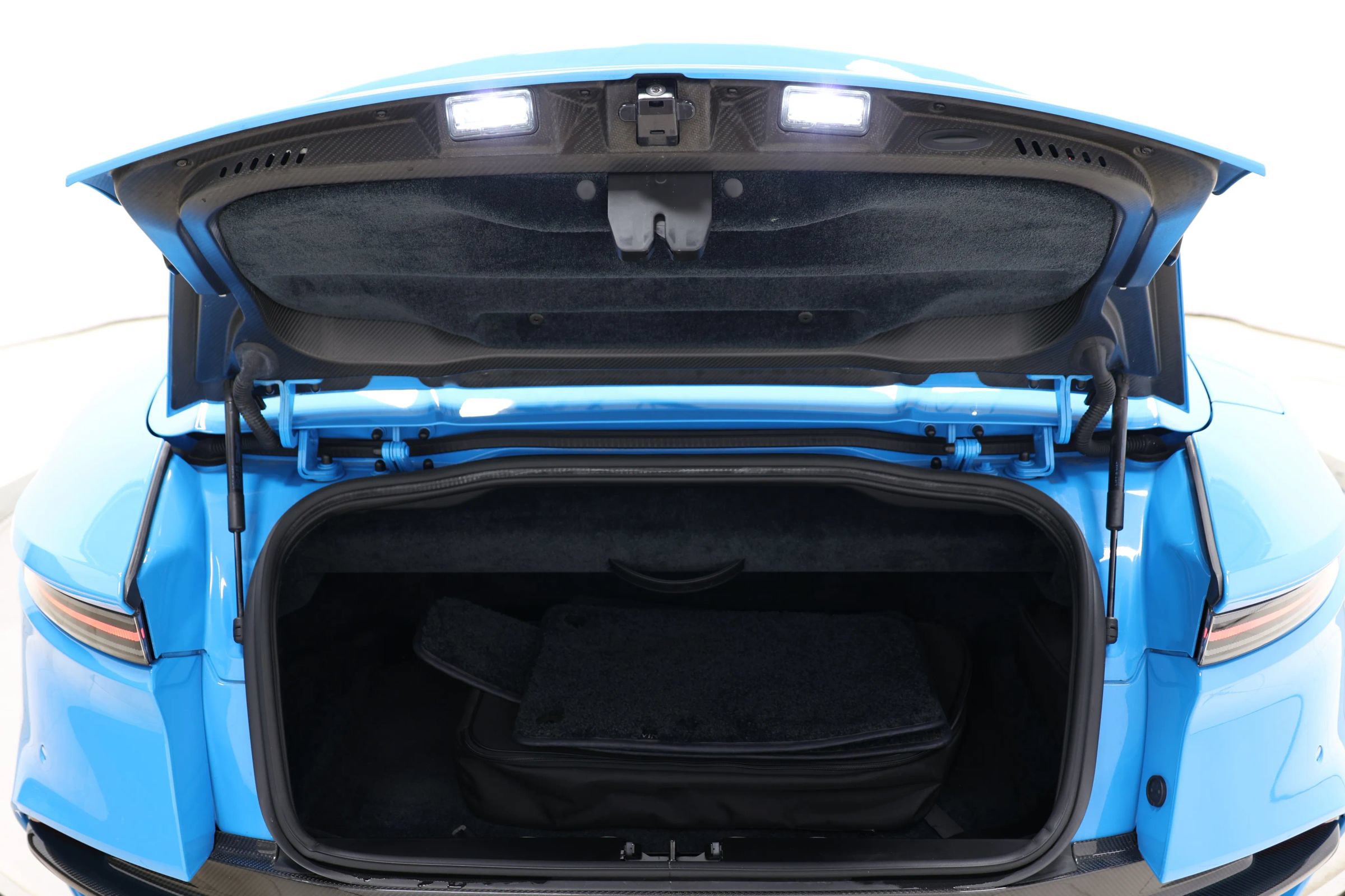 Used 2022 Aston Martin DBS Superleggera Volante RWD image 60
