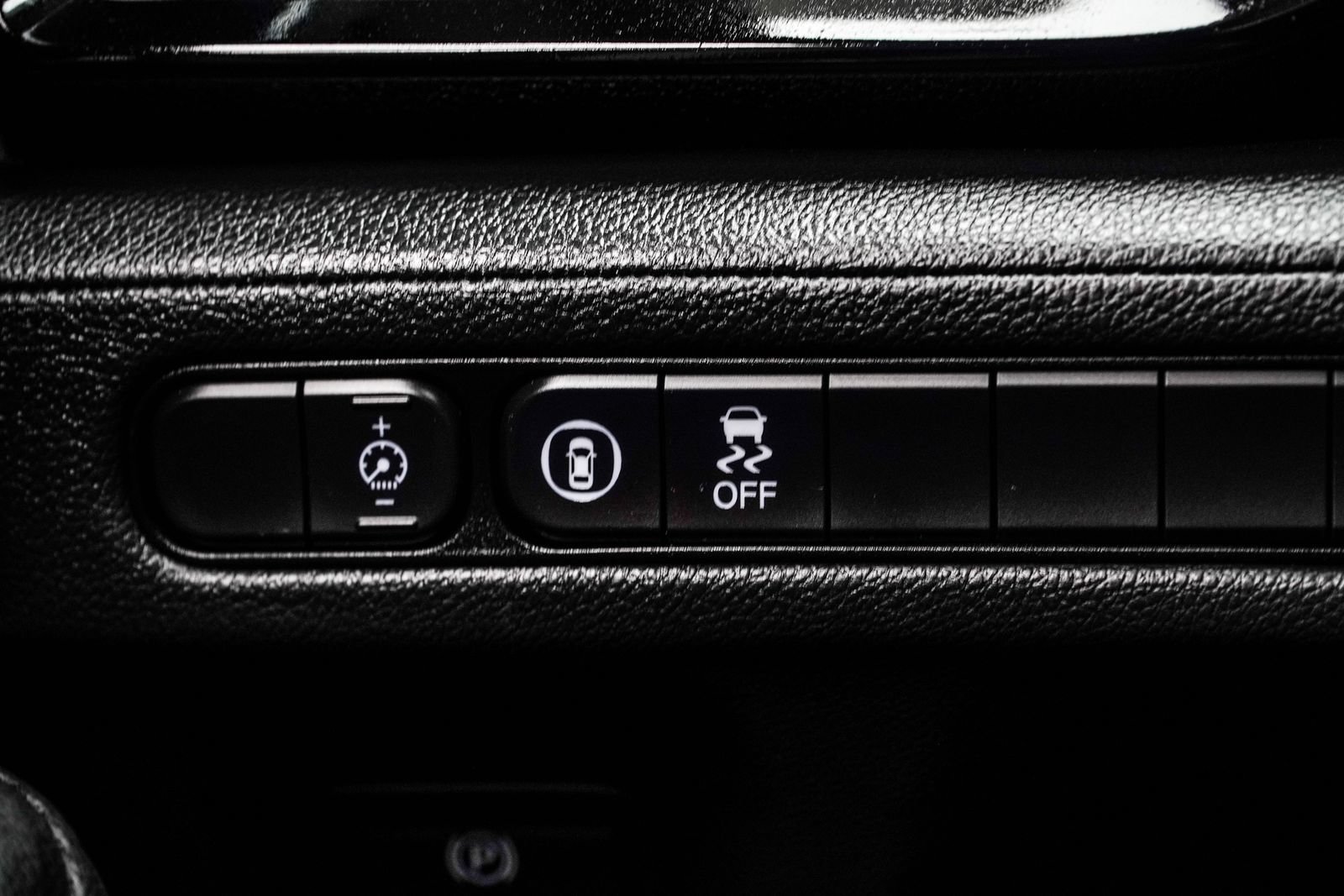 Used 2023 Acura MDX SH-AWD image 32