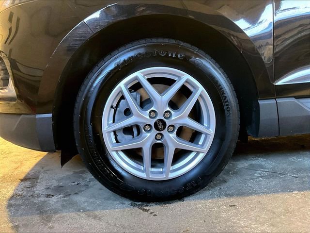 Used 2023 Ford Edge SEL image 9