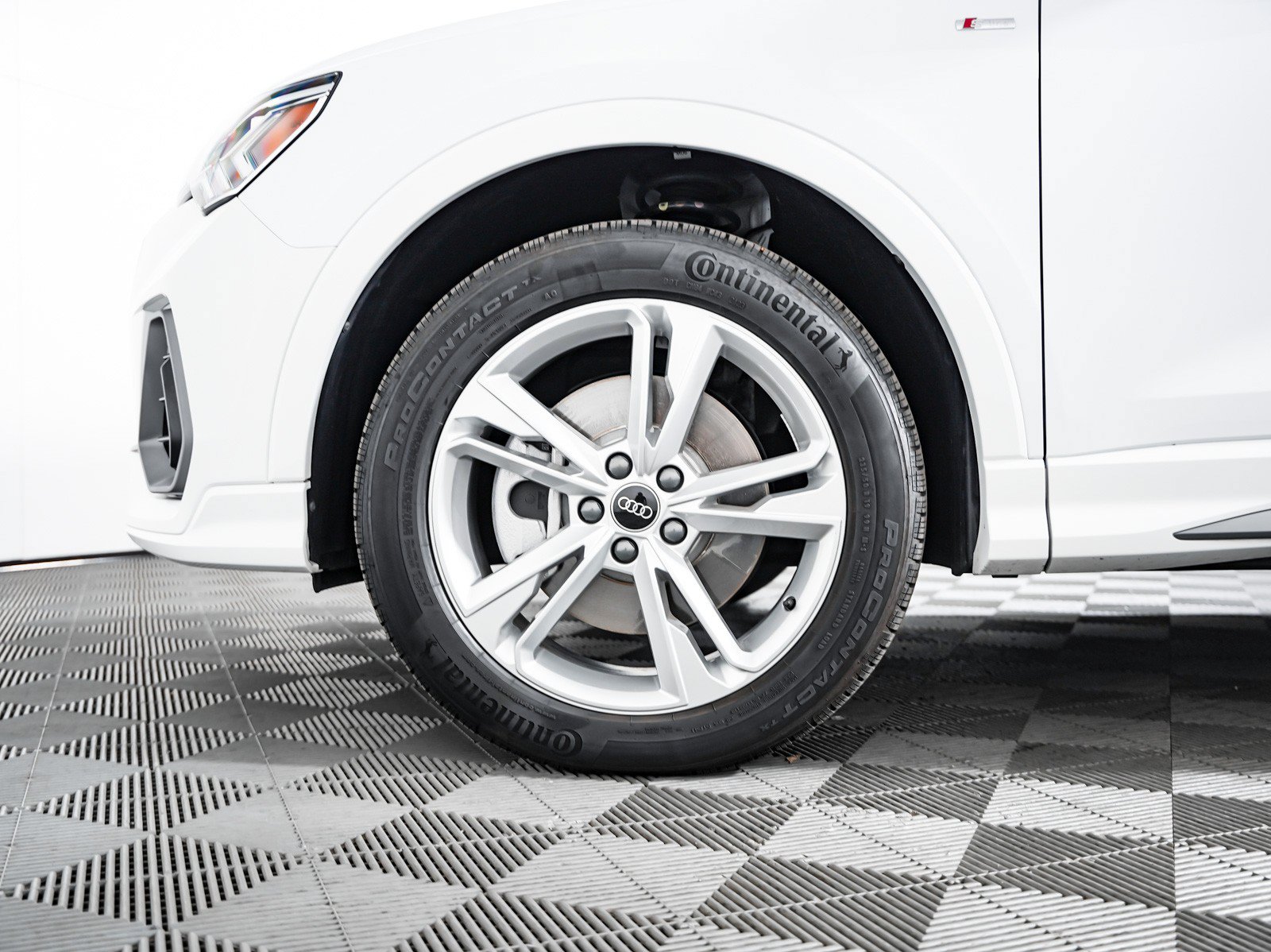 Certified 2024 Audi Q3 2.0T Premium AWD/4WD image 6