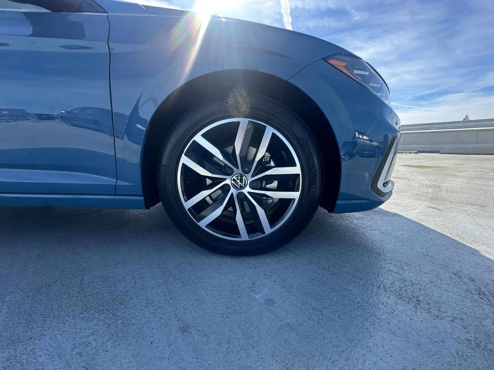 Used 2025 Volkswagen Jetta SE image 31