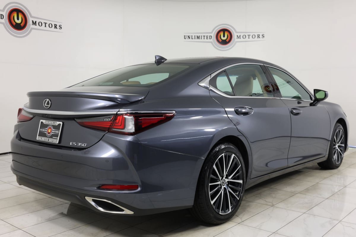 Used 2024 Lexus ES 350 w/ Premium Package FWD image 3