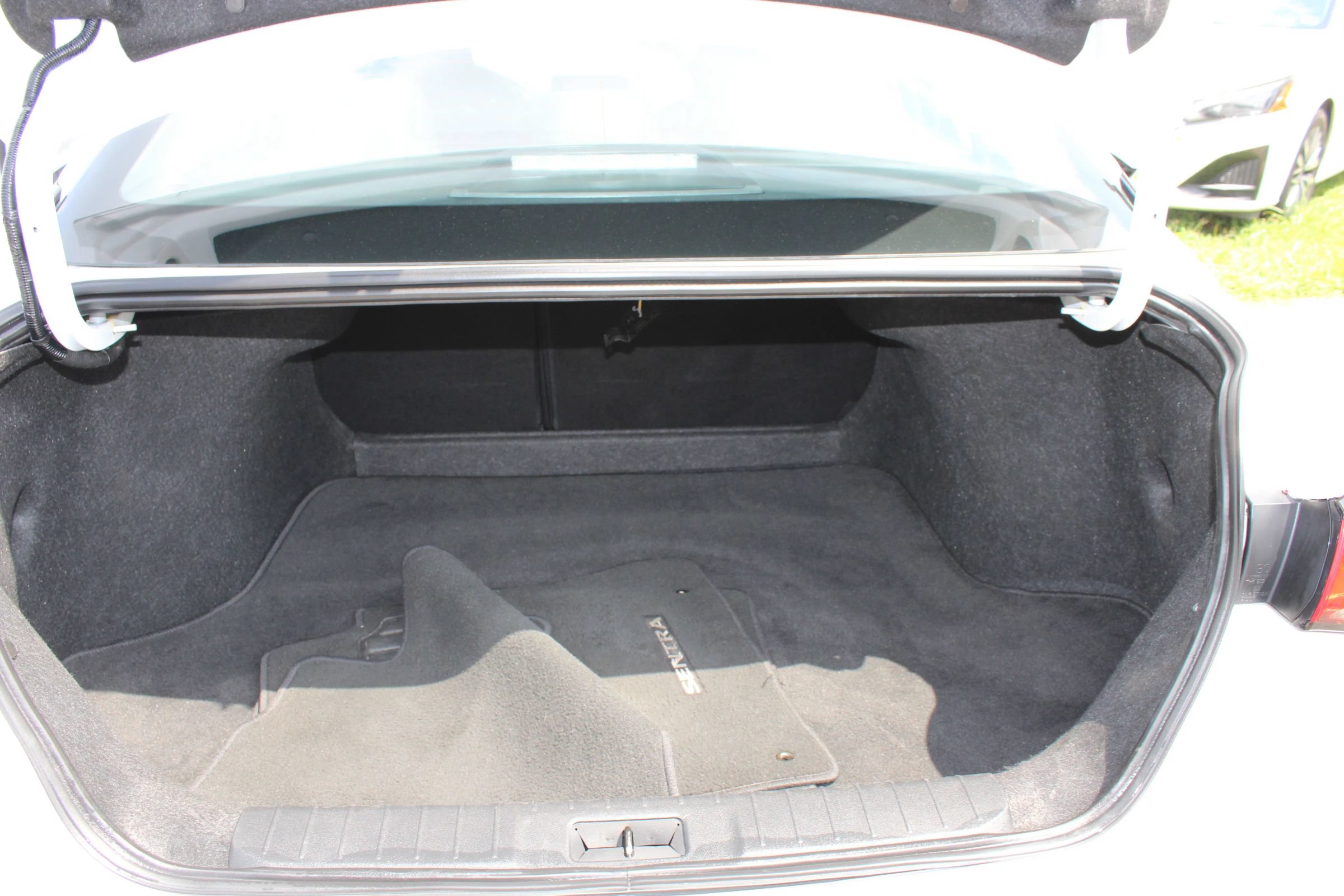 Used 2024 Nissan Sentra SV FWD image 19