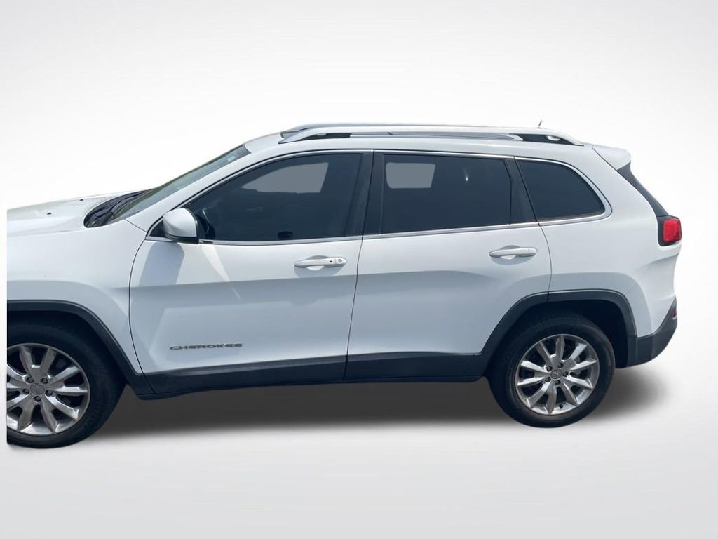 Used 2015 Jeep Cherokee Limited w/ Luxury Group FWD image 10