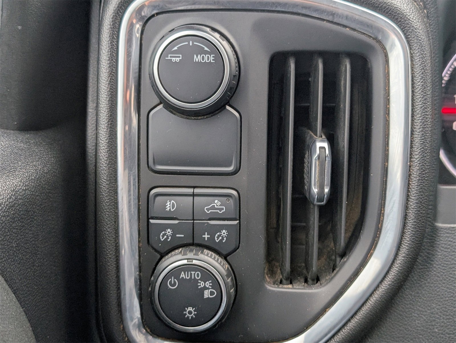 Used 2022 Chevrolet Silverado 2500 LT w/ Convenience Package image 26