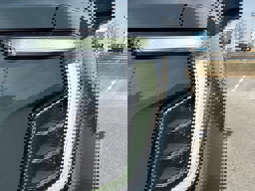 New 2026 GMC Yukon XL AT4 w/ AT4 Premium Plus Package image 11