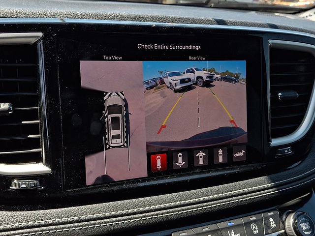 Used 2022 Chrysler Pacifica Touring-L w/ Uconnect Theater Family Group AWD/4WD image 16