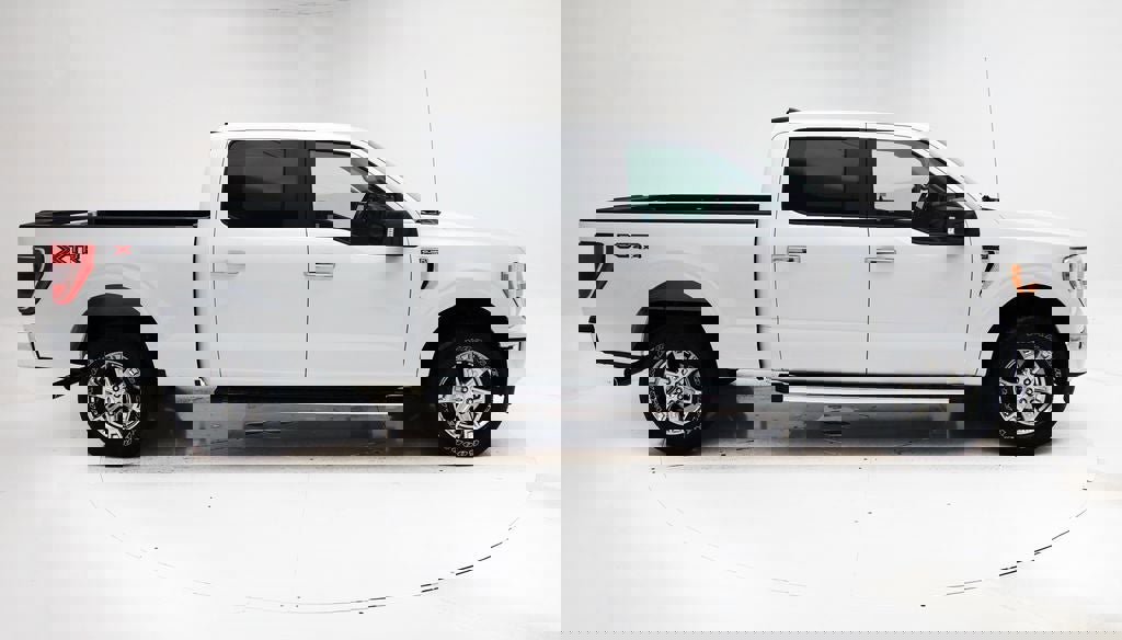 Used 2021 Ford F150 XLT w/ XTR Package image 3