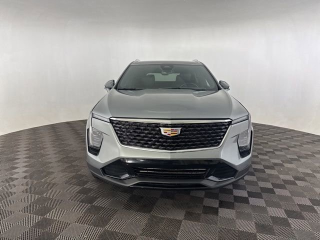 Used 2024 Cadillac XT4 Premium Luxury image 3