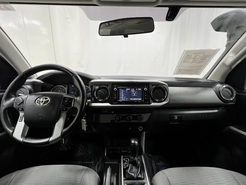 Used 2016 Toyota Tacoma SR5 w/ Towing Package RWD image 18