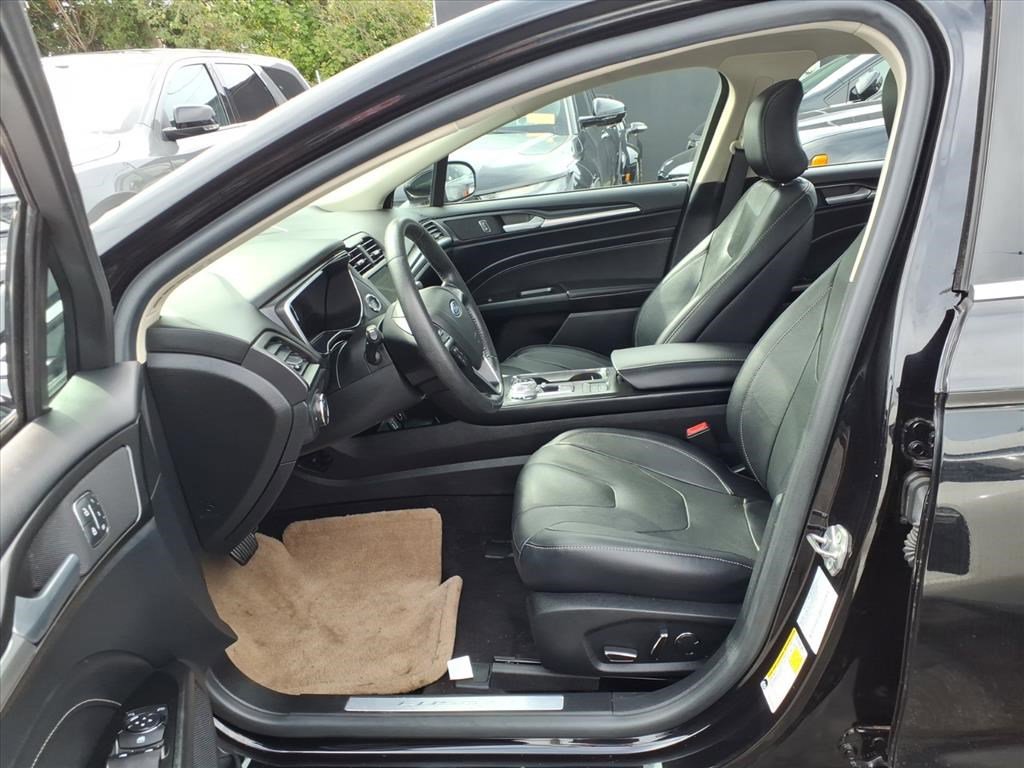 Used 2019 Ford Fusion Energi Titanium image 17
