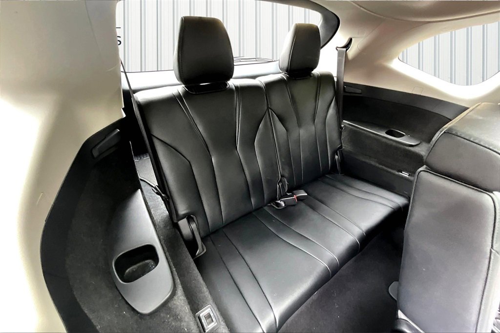 Used 2022 Acura MDX SH-AWD image 26