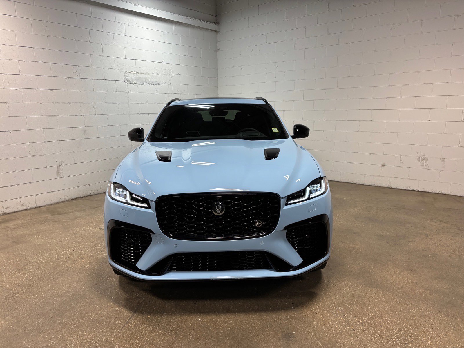 New 2026 Jaguar F-PACE SVR 575 Edition AWD/4WD image 3