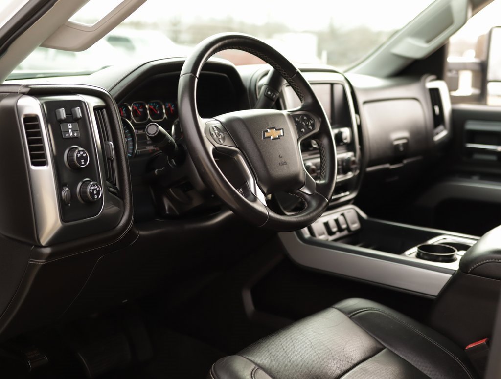 Used 2015 Chevrolet Silverado 2500 LTZ w/ LTZ Plus Package image 9