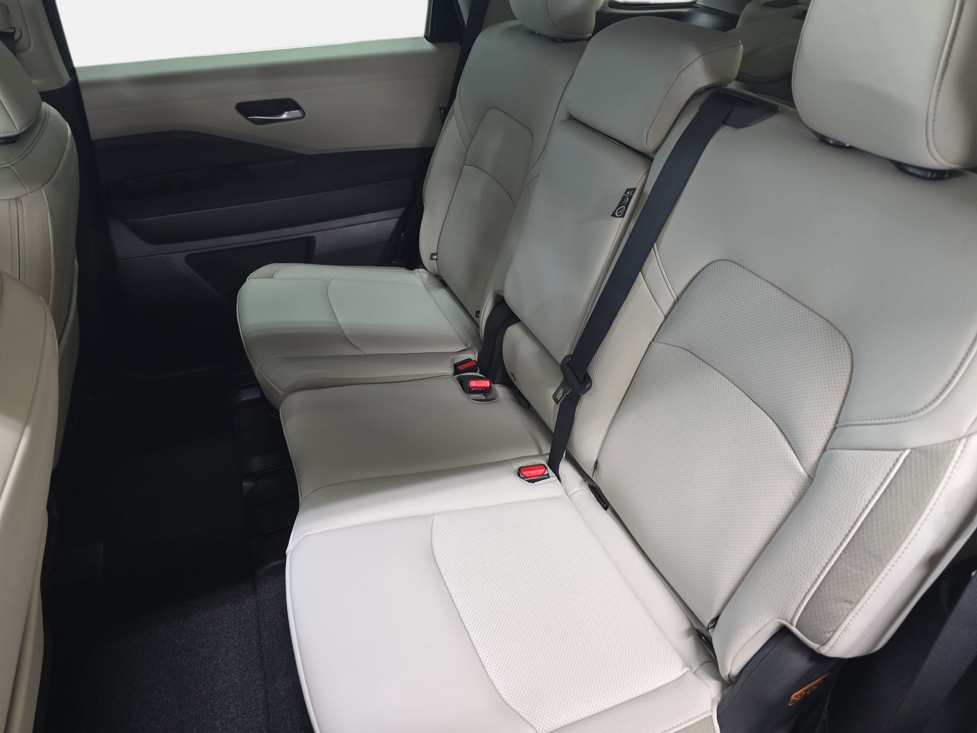 New 2026 Nissan Pathfinder SL w/ Cargo Package AWD/4WD image 14