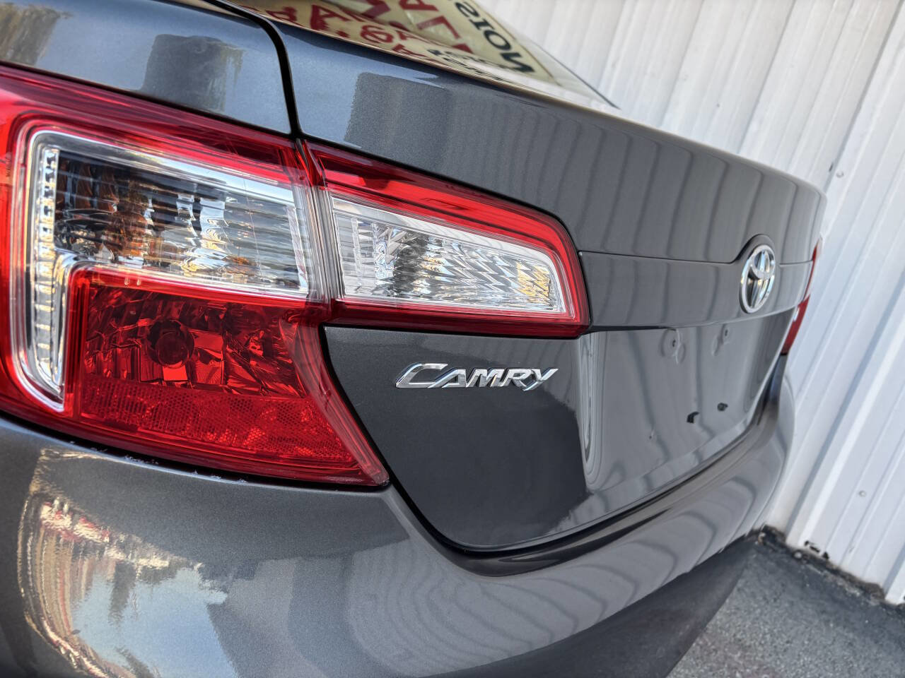 Used 2013 Toyota Camry LE image 9