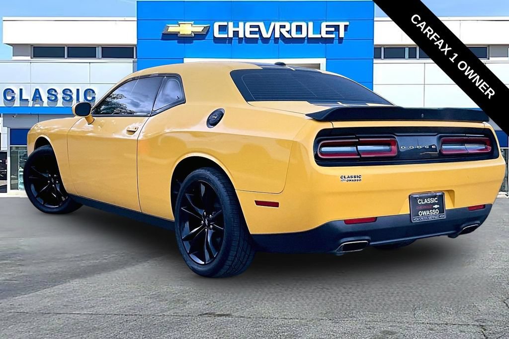 Used 2018 Dodge Challenger SXT w/ Blacktop Package RWD image 3