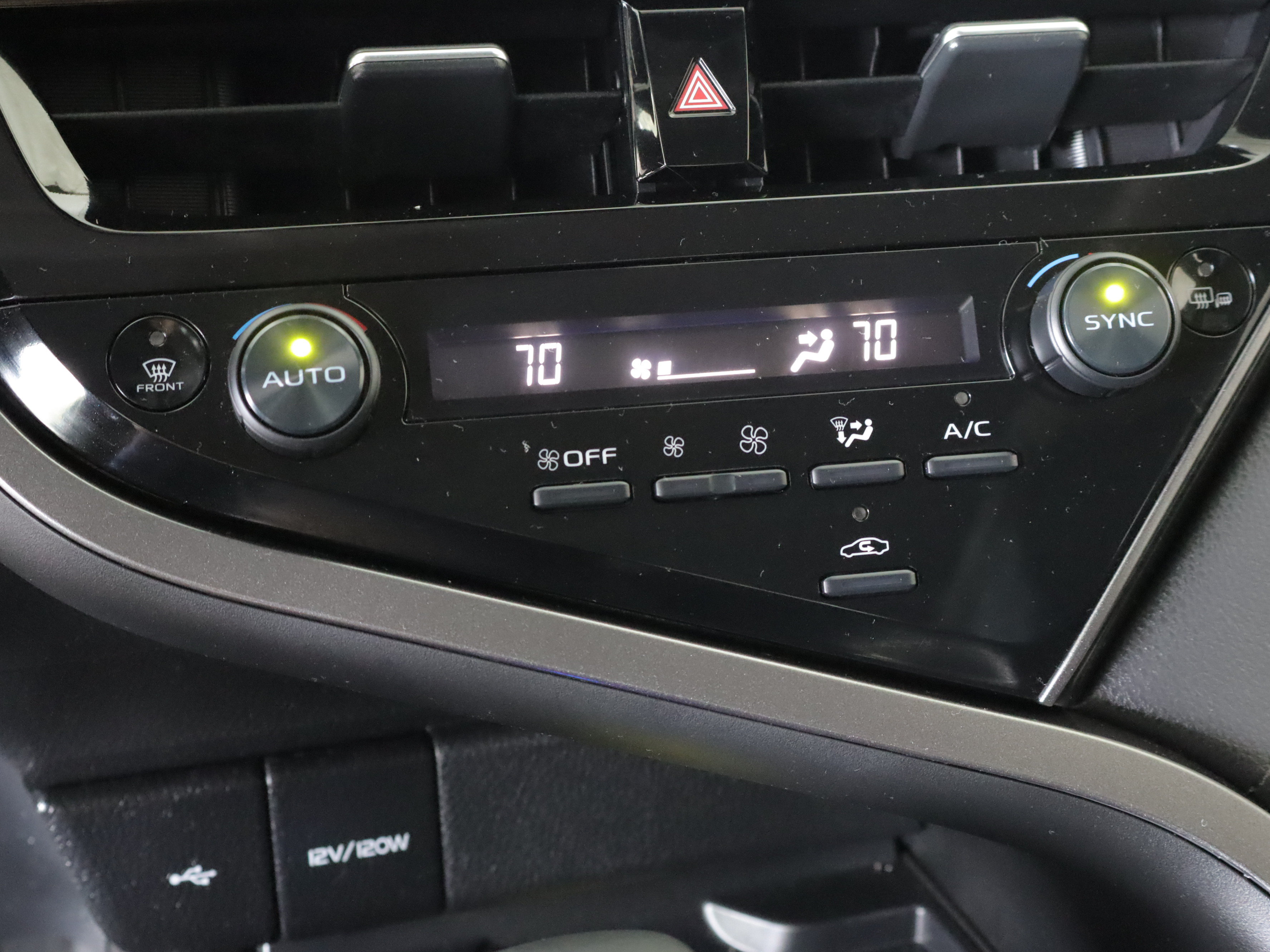 Used 2024 Toyota Camry XLE w/ Navigation Package AWD/4WD image 18