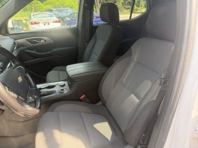 Used 2022 Chevrolet Traverse LT w/ LPO, Floor Liner Package AWD/4WD image 16
