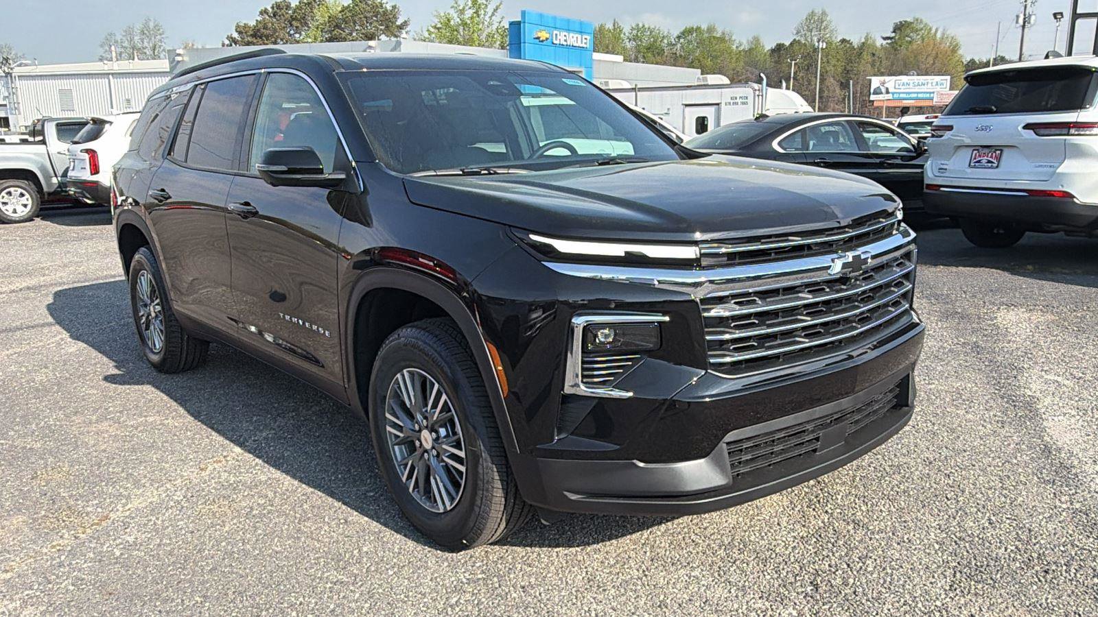 New 2026 Chevrolet Traverse LT image 3