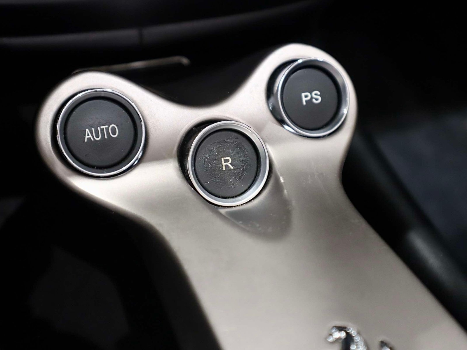 Used 2011 Ferrari California RWD image 30