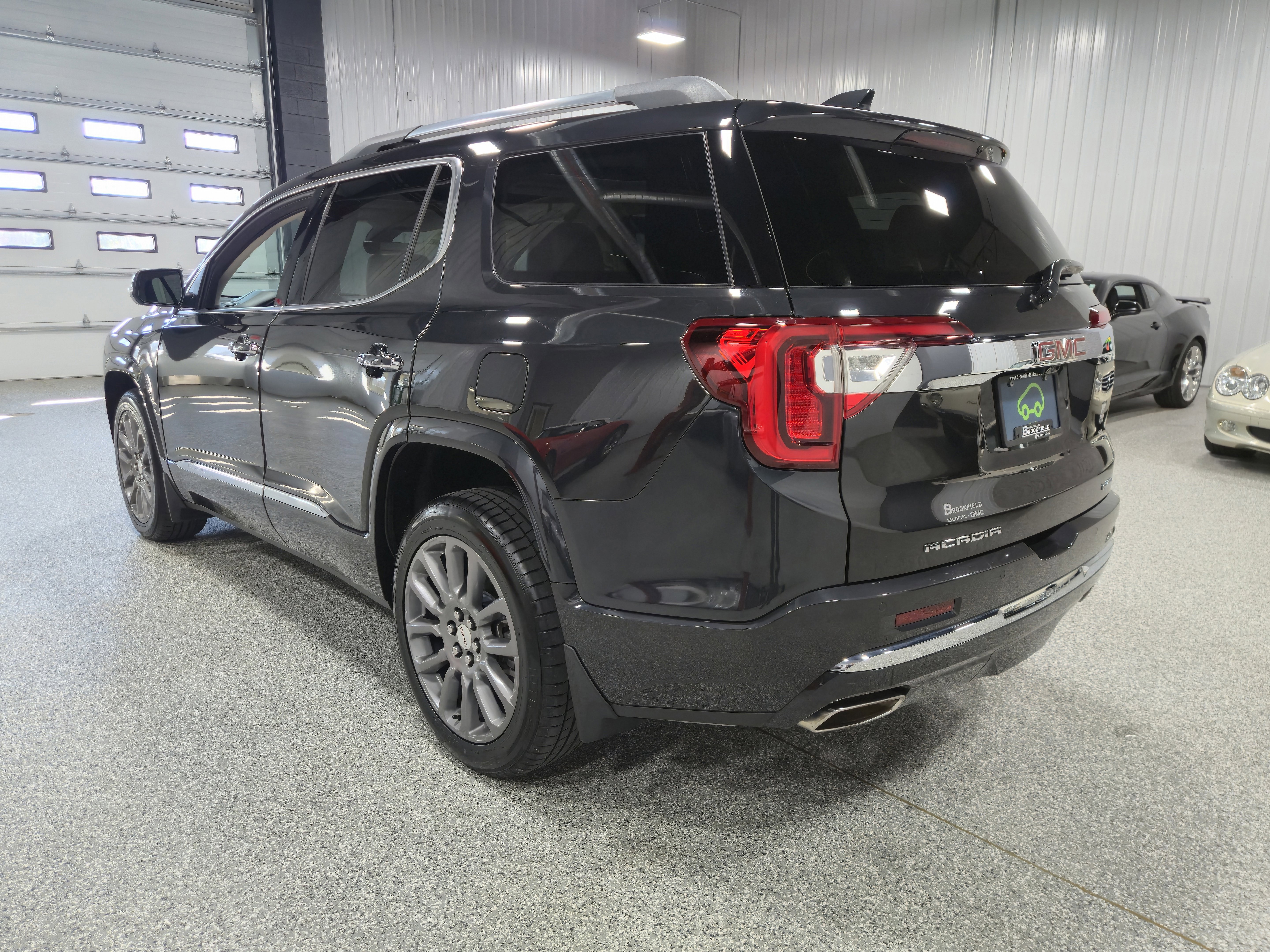 Certified 2020 GMC Acadia Denali w/ Technology Package image 3