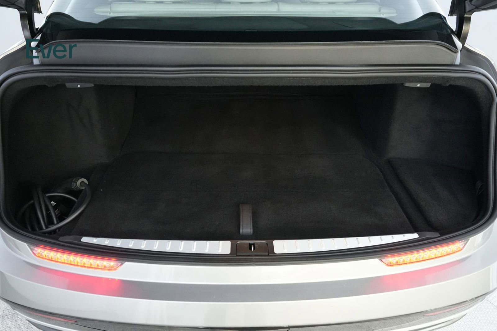 Used 2023 Lucid Air Touring image 8