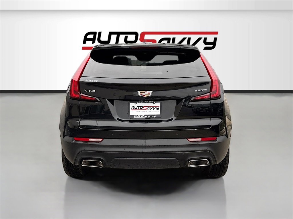 Used 2022 Cadillac XT4 Luxury w/ Cold Weather Package image 6