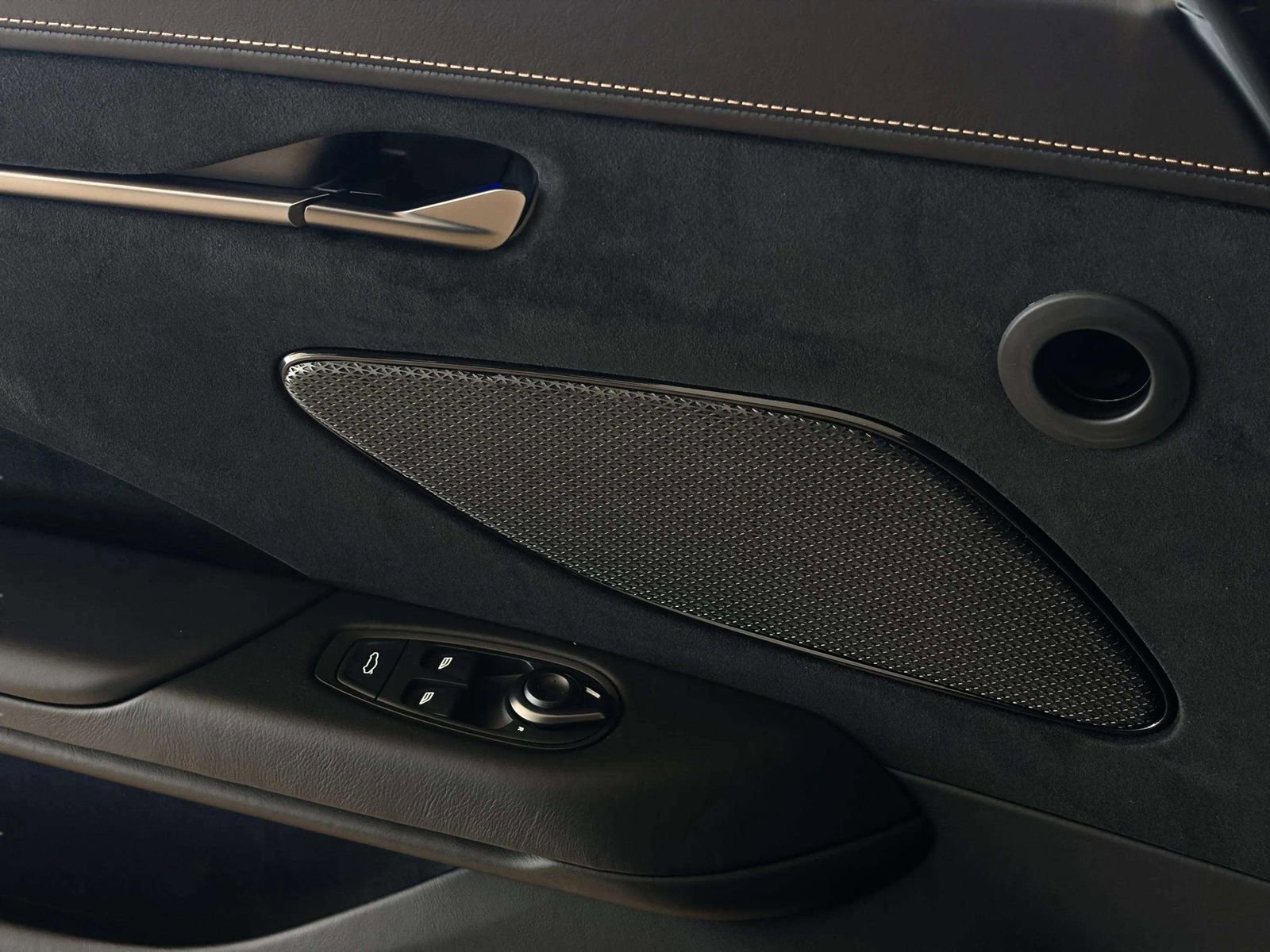 New 2026 Aston Martin V8 Vantage S image 24