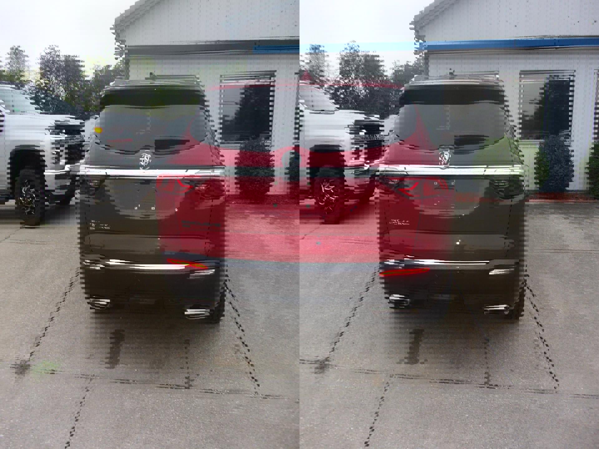 Used 2024 Buick Enclave Premium image 8