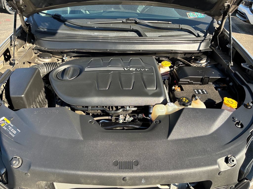 Used 2019 Jeep Cherokee Limited AWD/4WD image 10