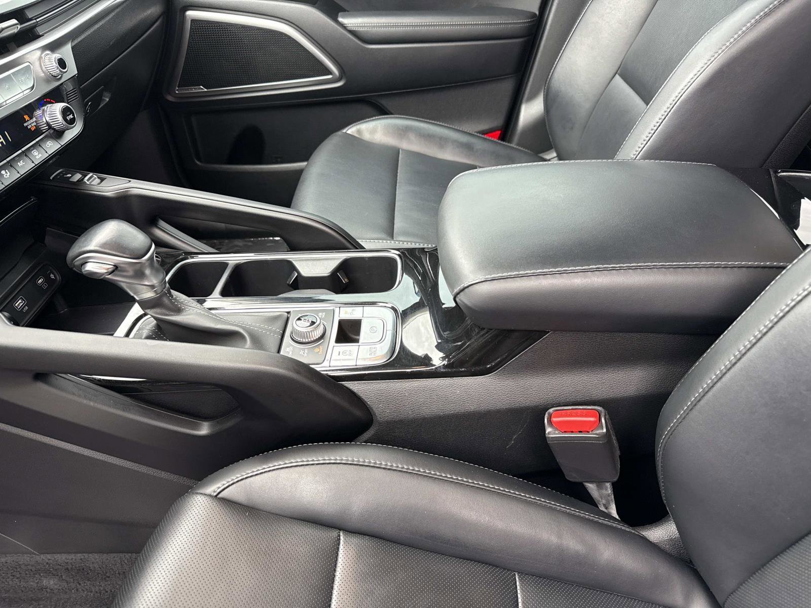 Used 2024 Kia Telluride S image 14