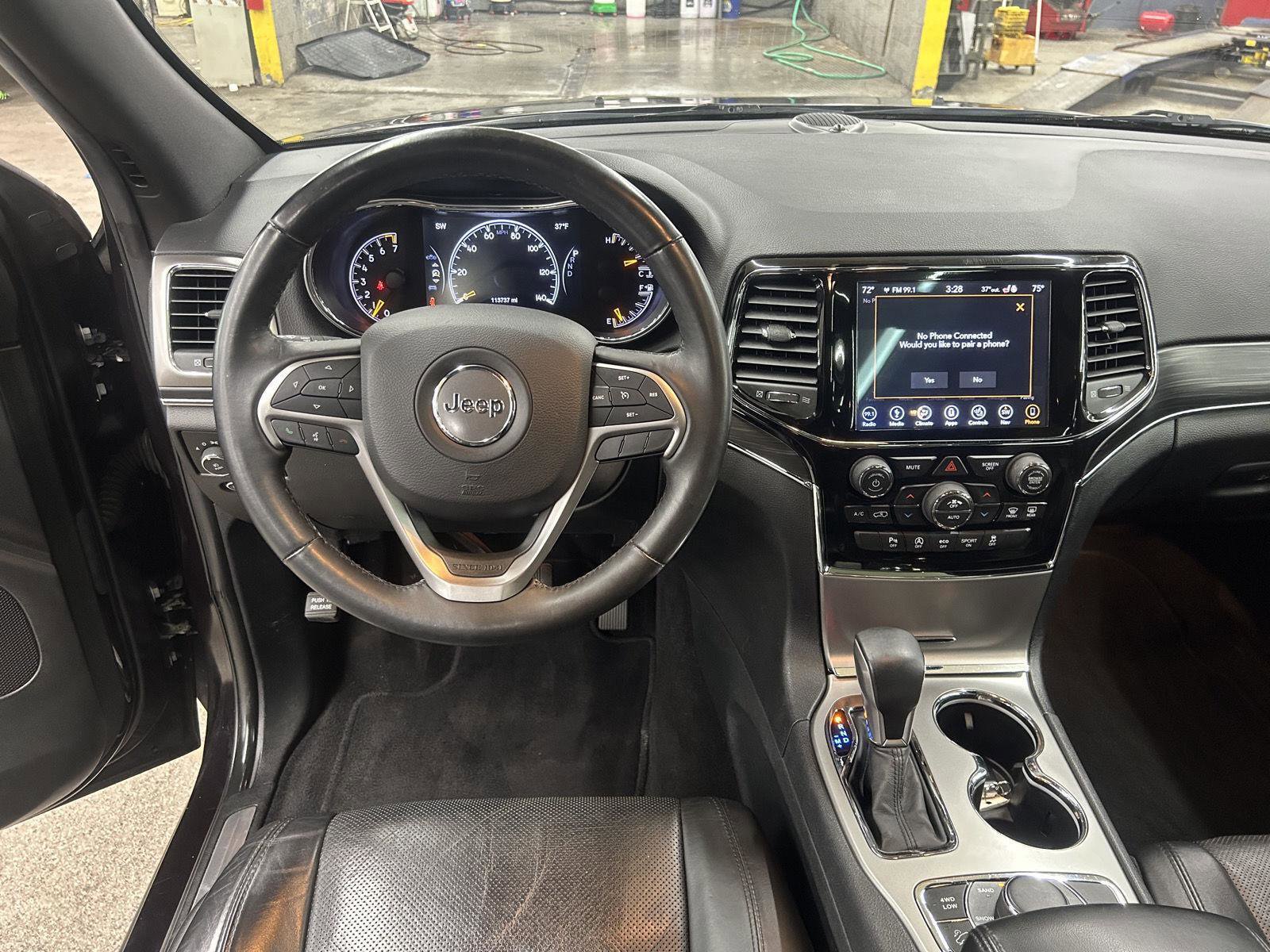 Used 2019 Jeep Grand Cherokee Limited w/ Luxury Group II image 11