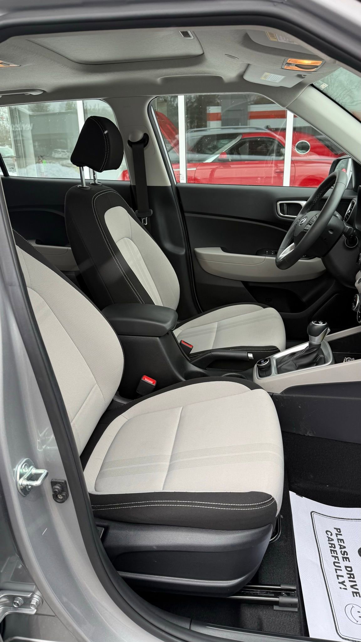 Used 2025 Hyundai Venue SEL image 12