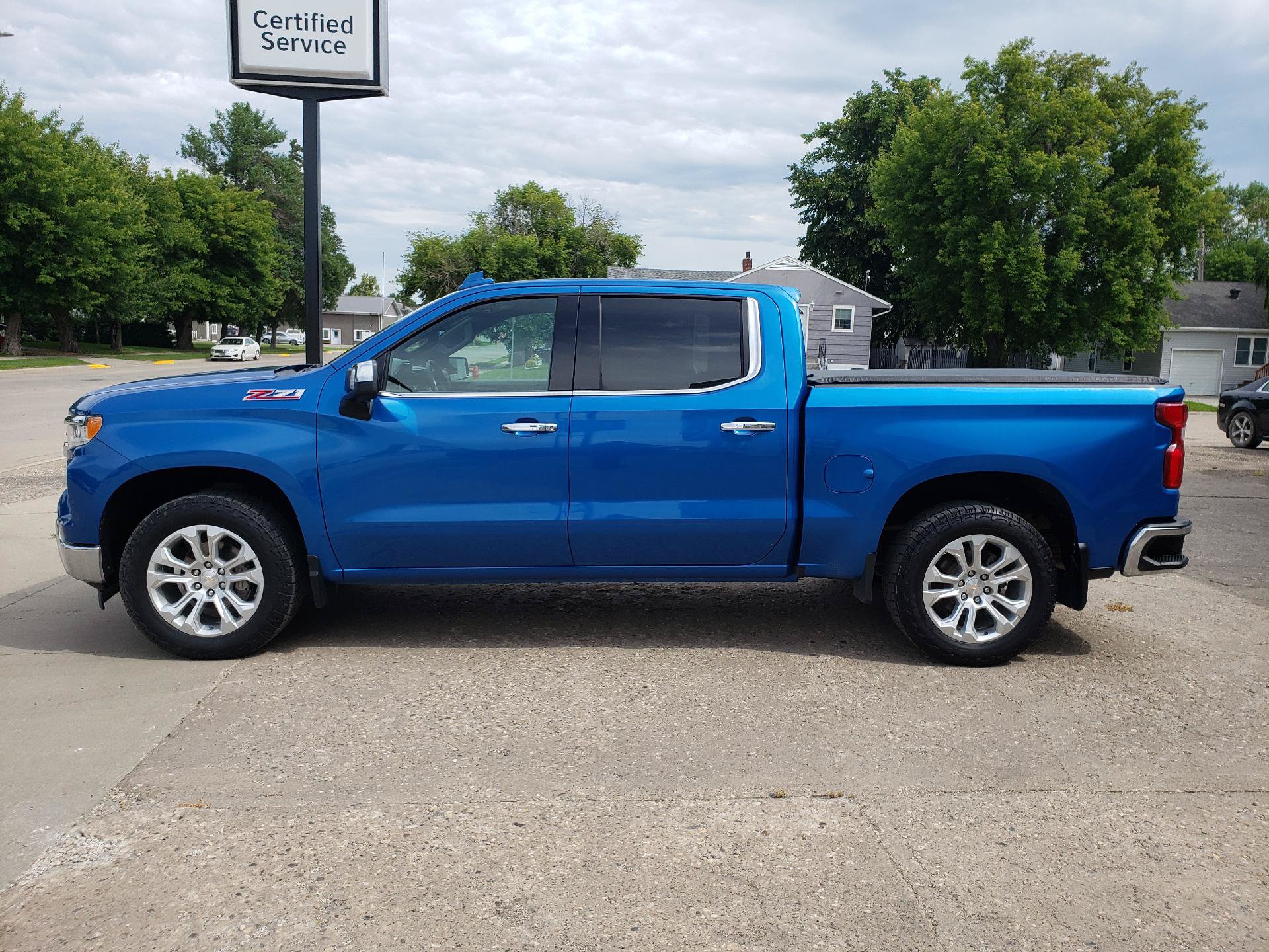 Used 2023 Chevrolet Silverado 1500 LTZ AWD/4WD image 8