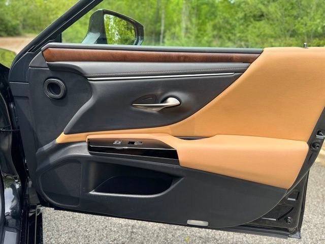 Used 2024 Lexus ES 350 w/ Premium Package FWD image 18