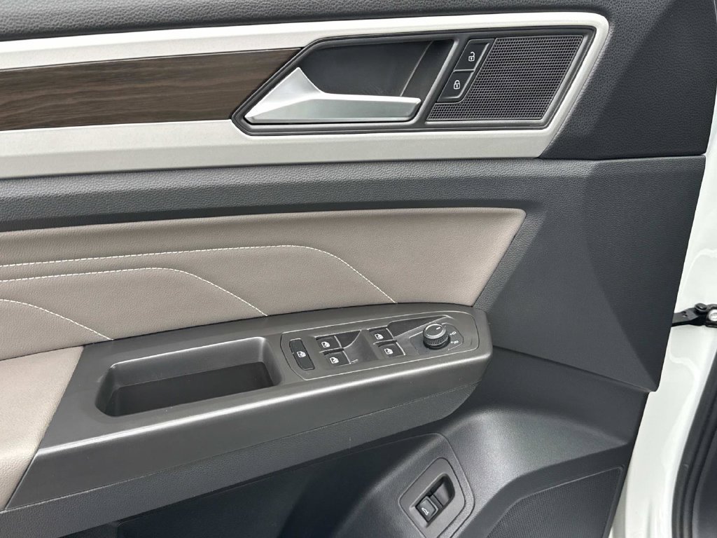 Used 2023 Volkswagen Atlas SE w/ Panoramic Sunroof Package AWD/4WD image 18