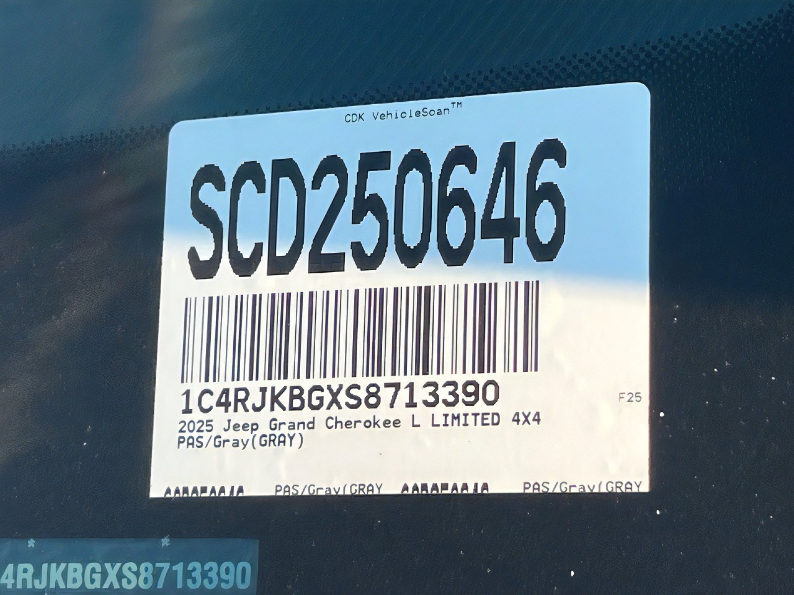 New 2025 Jeep Grand Cherokee L Limited w/ Trailer Tow Package image 34