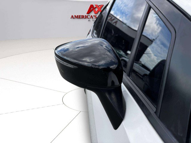 Used 2021 Nissan Versa SR image 9