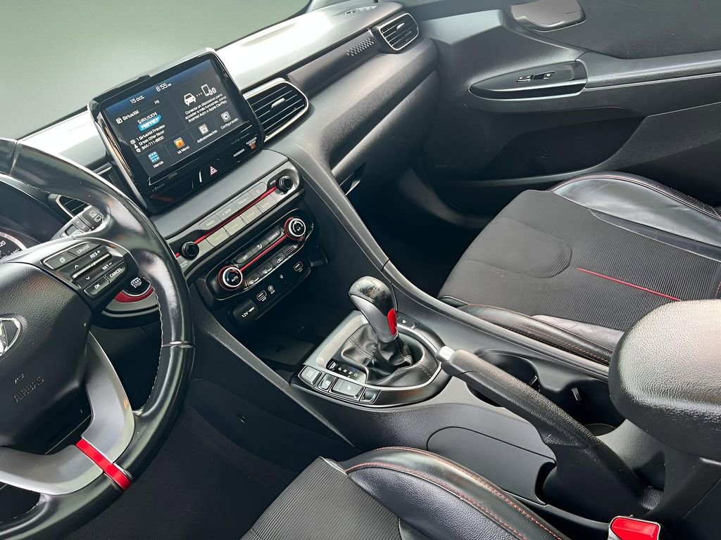 Used 2019 Hyundai Veloster 2.0 Premium image 16
