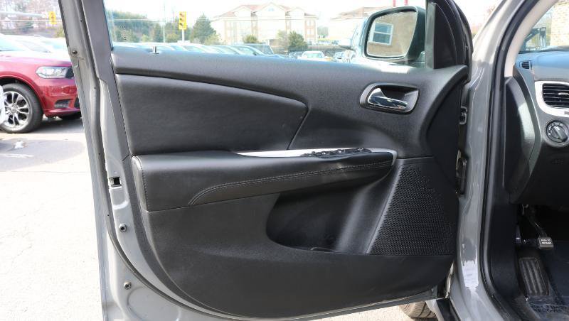 Used 2020 Dodge Journey SE w/ SE Popular Equipment Group FWD image 9