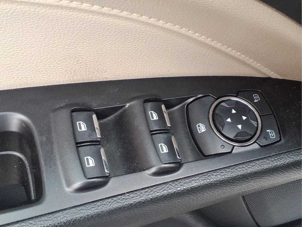 Used 2017 Ford Fusion Titanium FWD image 21