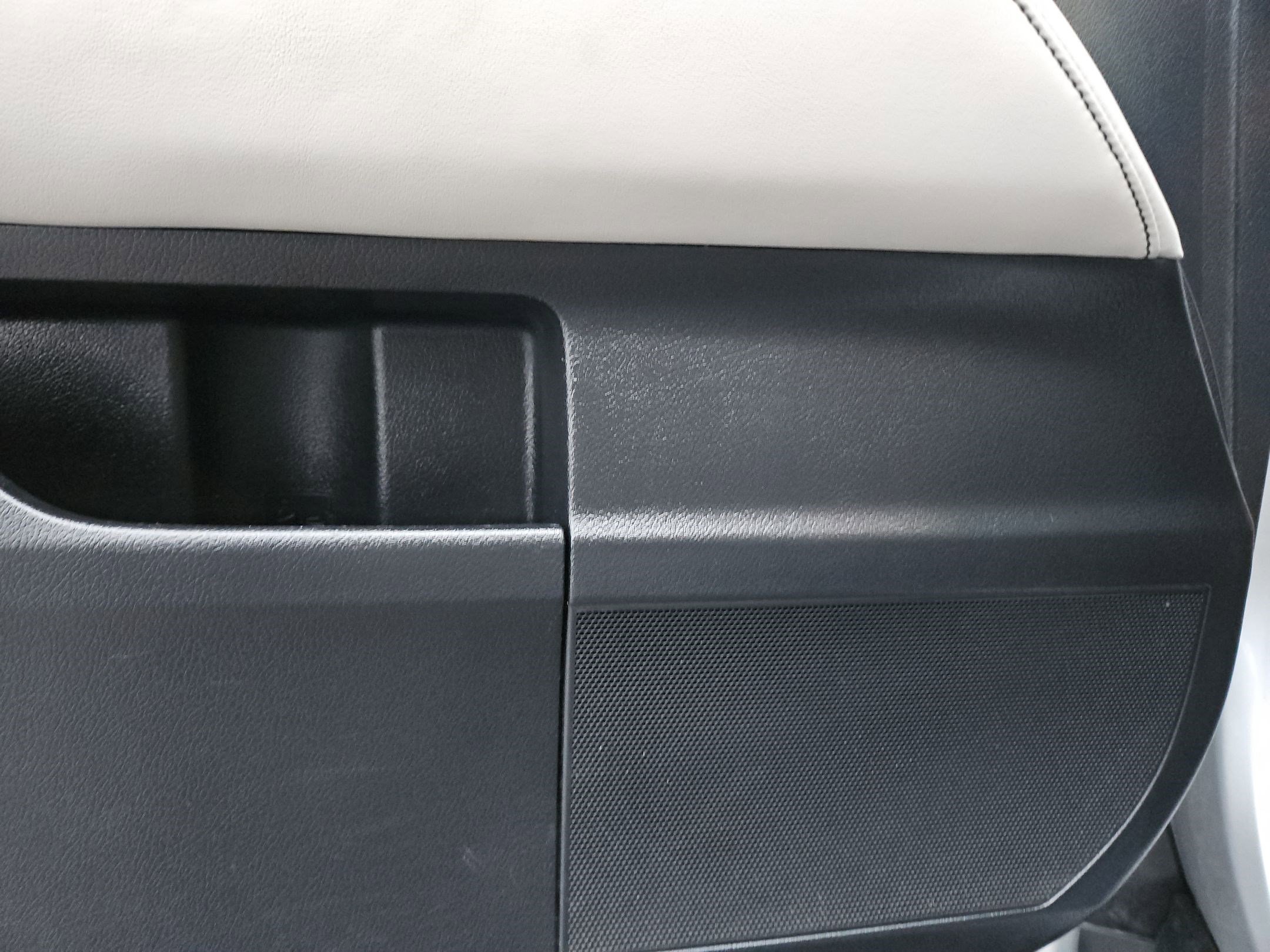 Used 2015 Lexus RX 450h AWD image 16