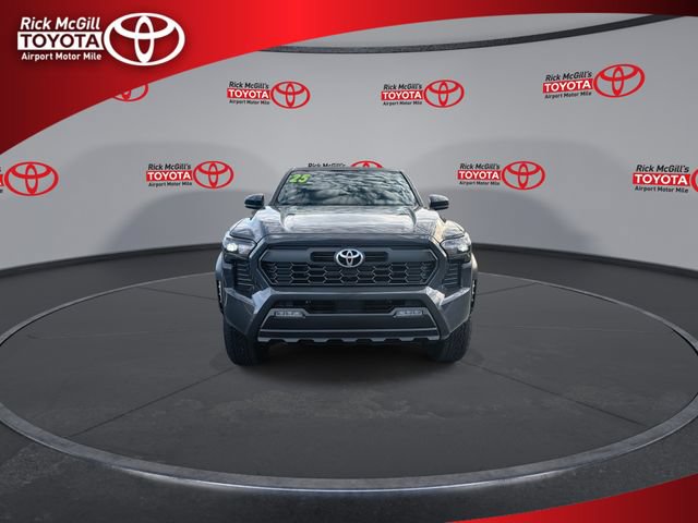 Used 2025 Toyota Tacoma TRD Off-Road AWD/4WD image 3