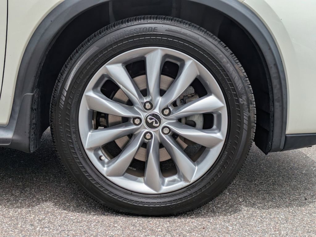 Used 2019 INFINITI QX50 Luxe w/ Protection Package FWD image 11